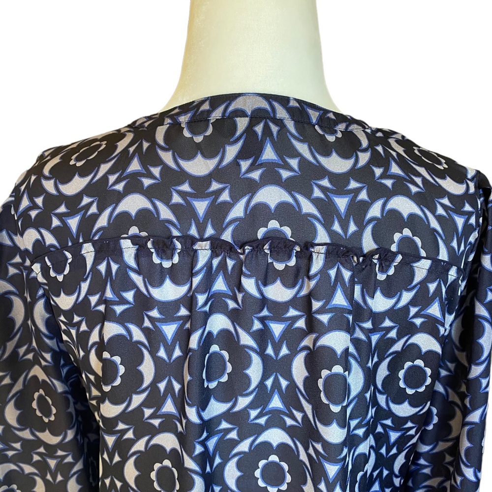 Banana Republic Navy Patterned Button Up Blouse Small - Picture 7 of 12